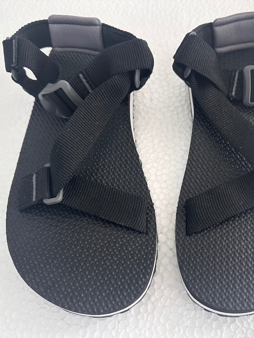 Columbia Red River Sandals Black White Size 8
